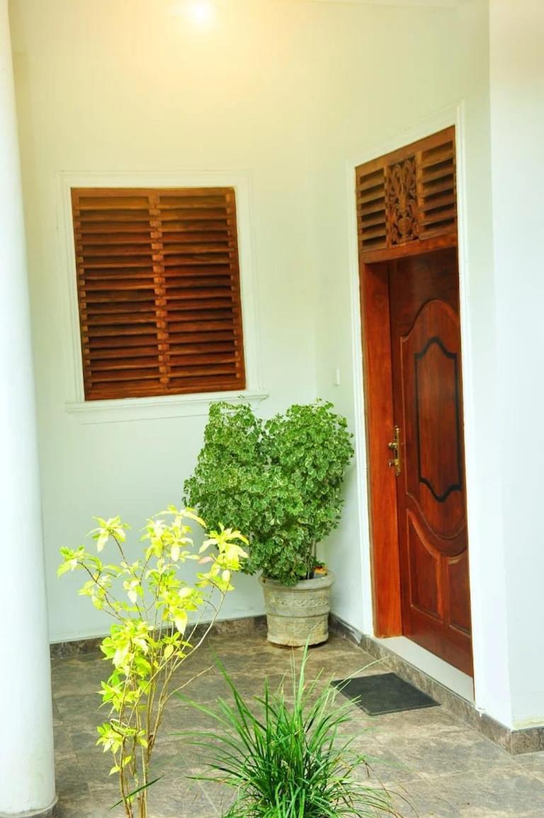Randu Homestay And Restaurant Тангале Стая снимка